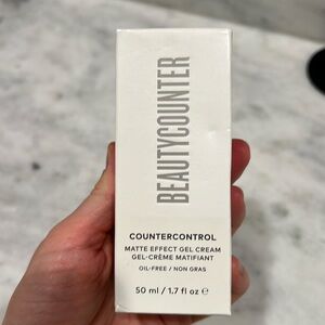 Beautycounter's Countercontrol Matte Effect Gel Cream